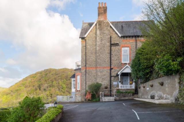 Highcliffe House Acomodação com café da manhã Lynton Exterior foto