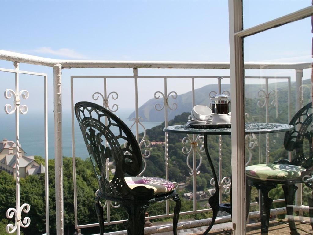 Highcliffe House Acomodação com café da manhã Lynton Exterior foto
