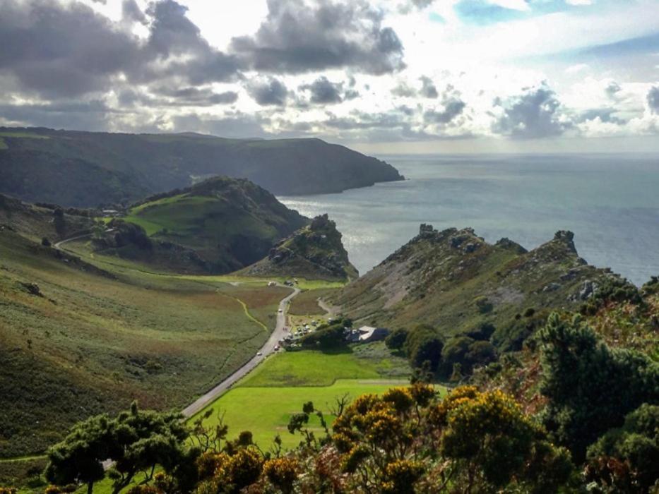 Highcliffe House Acomodação com café da manhã Lynton Exterior foto